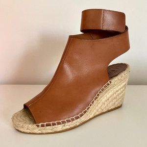 VINCE Leather Open Toe Wedge Espadrille. Saddle Brown, Size 8.